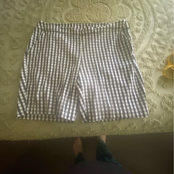 Time and Tru Black and White Checkered Women Shorts - Picture 1 of 3